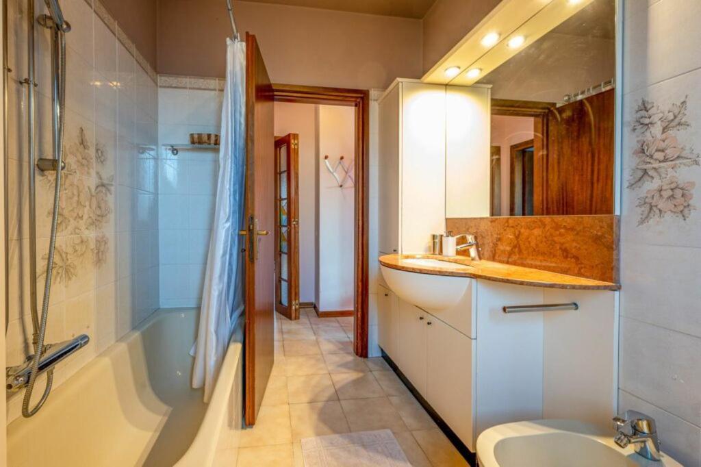 Villa Iris -Pet Friendly Stay - Garden - Private Parking- Bike Friendly Holiday House Колико Экстерьер фото